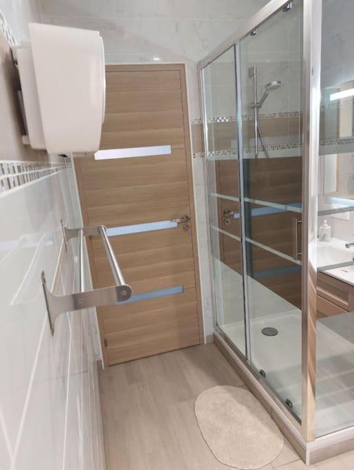 Souvenirs De Provence, Charmant Appartement Neuf 3 Etoiles Динь-ле-Бен Экстерьер фото